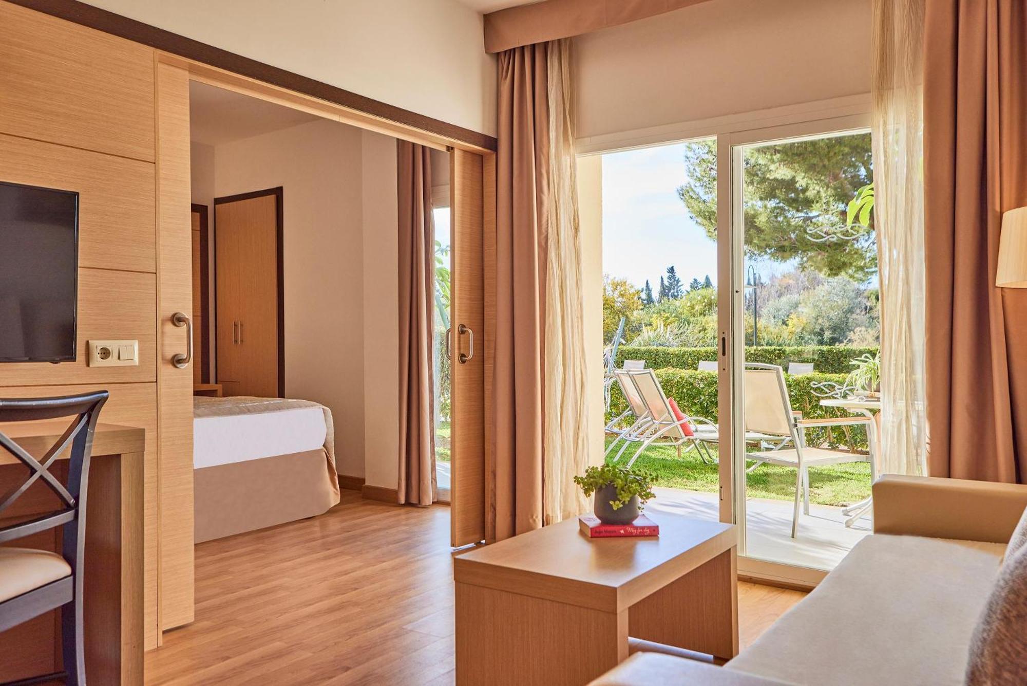 Zafiro Tropic Hotel apartamentowy 4*