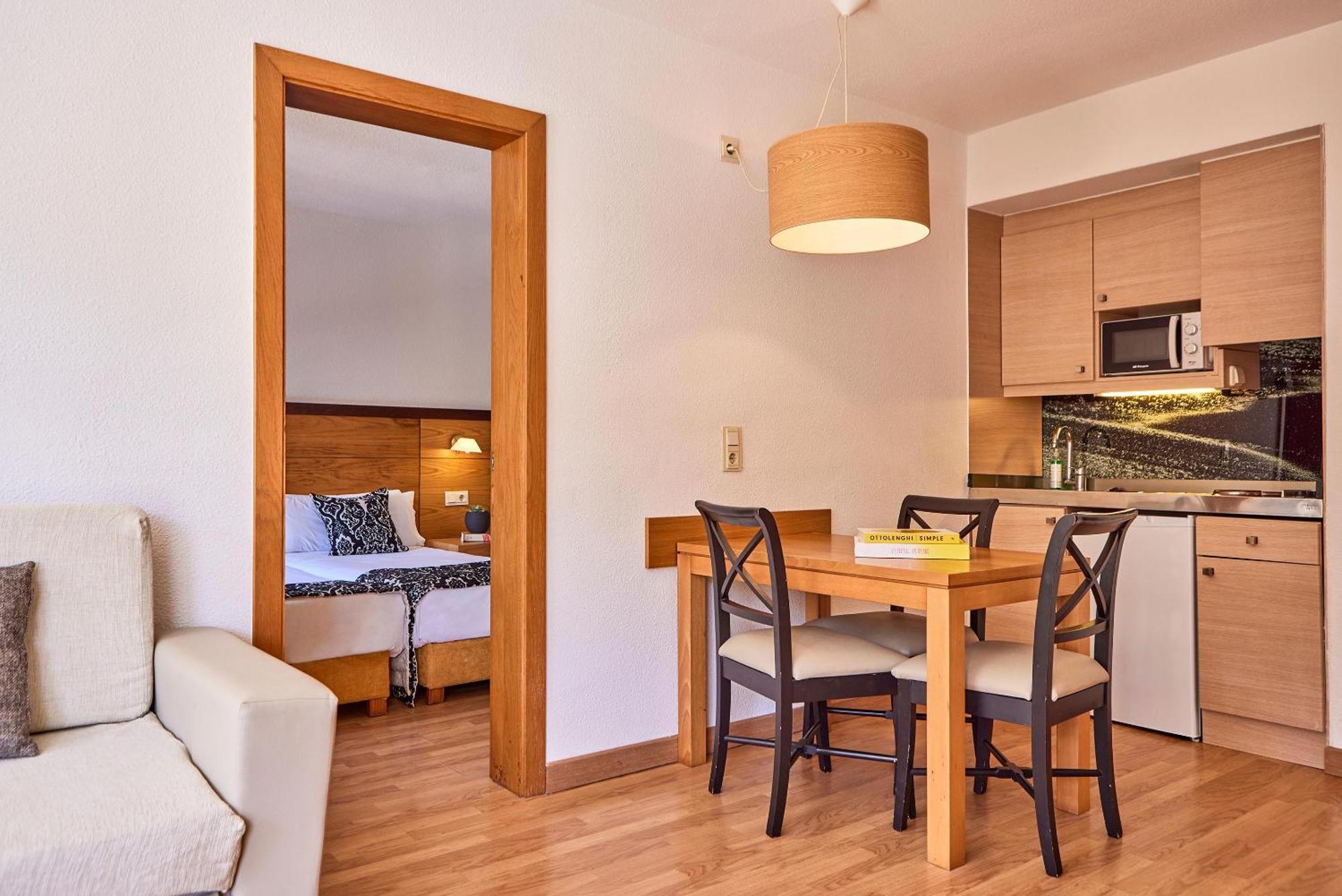 Hotel apartamentowy Zafiro Tropic 4*