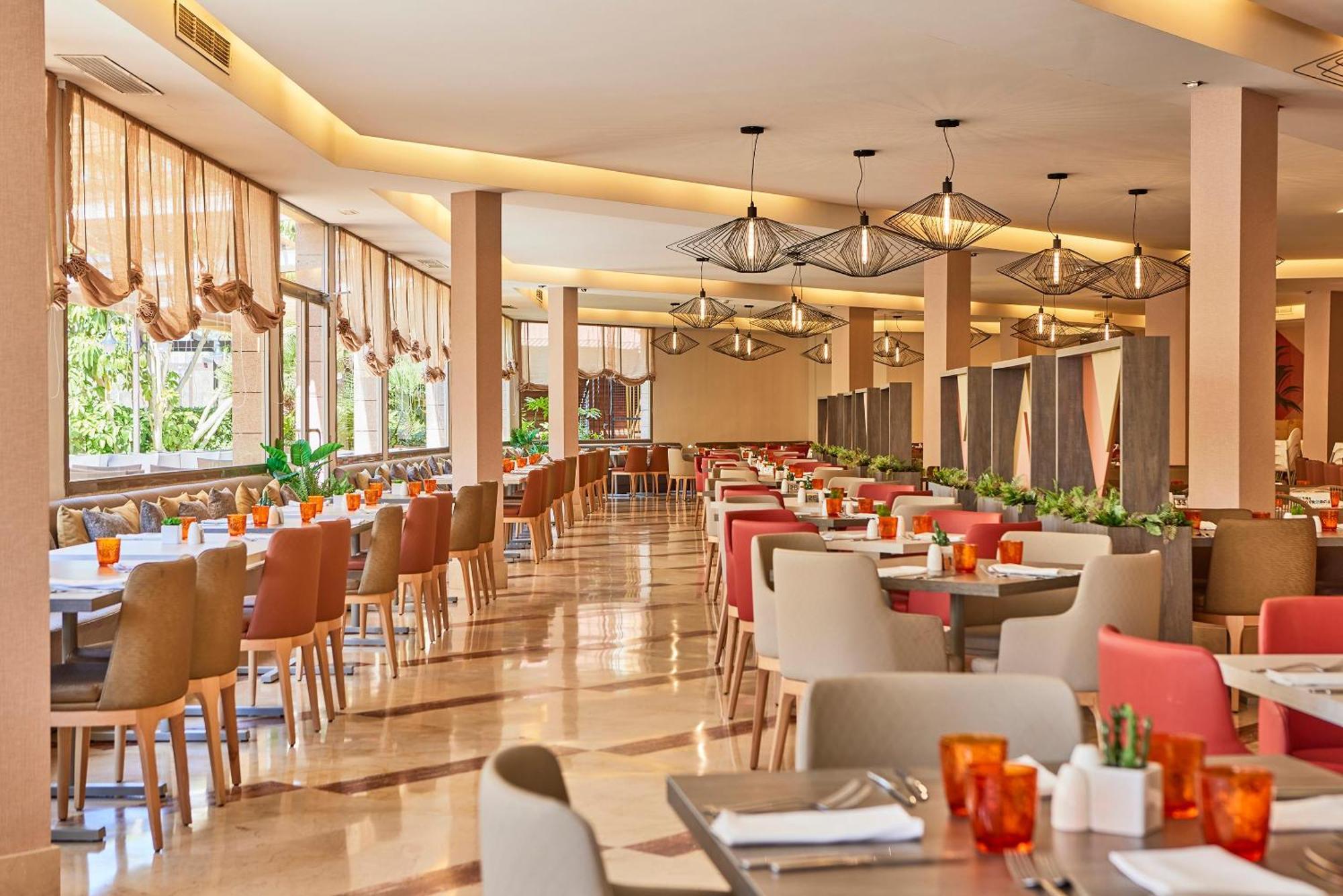 Zafiro Tropic Hotel apartamentowy Port de Alcudia (Mallorca)